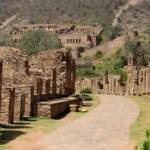 भानगढ़ किले की रहस्यमयी कहानी: श्राप, प्रेम और डर की रातों से घिरी एक वीरान दुनिया